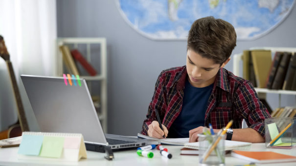 Online Learning for Middle Schoolers: Benefits Subjects and Support